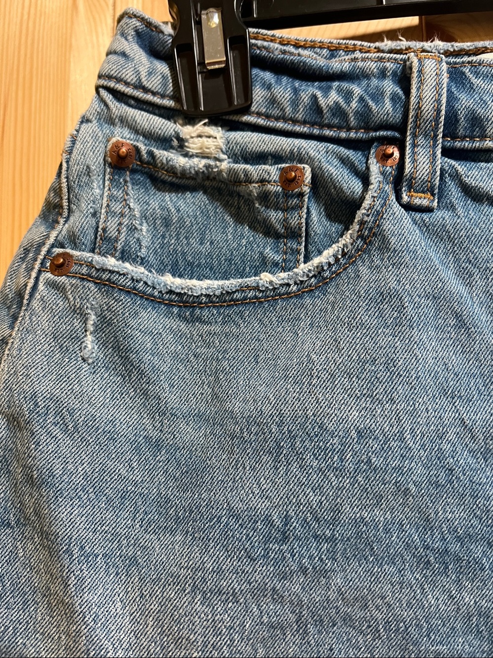Abercrombie & Fitch Light Blue Distressed Denim Cutoff Shorts size 28/6 - Picture 3 of 5